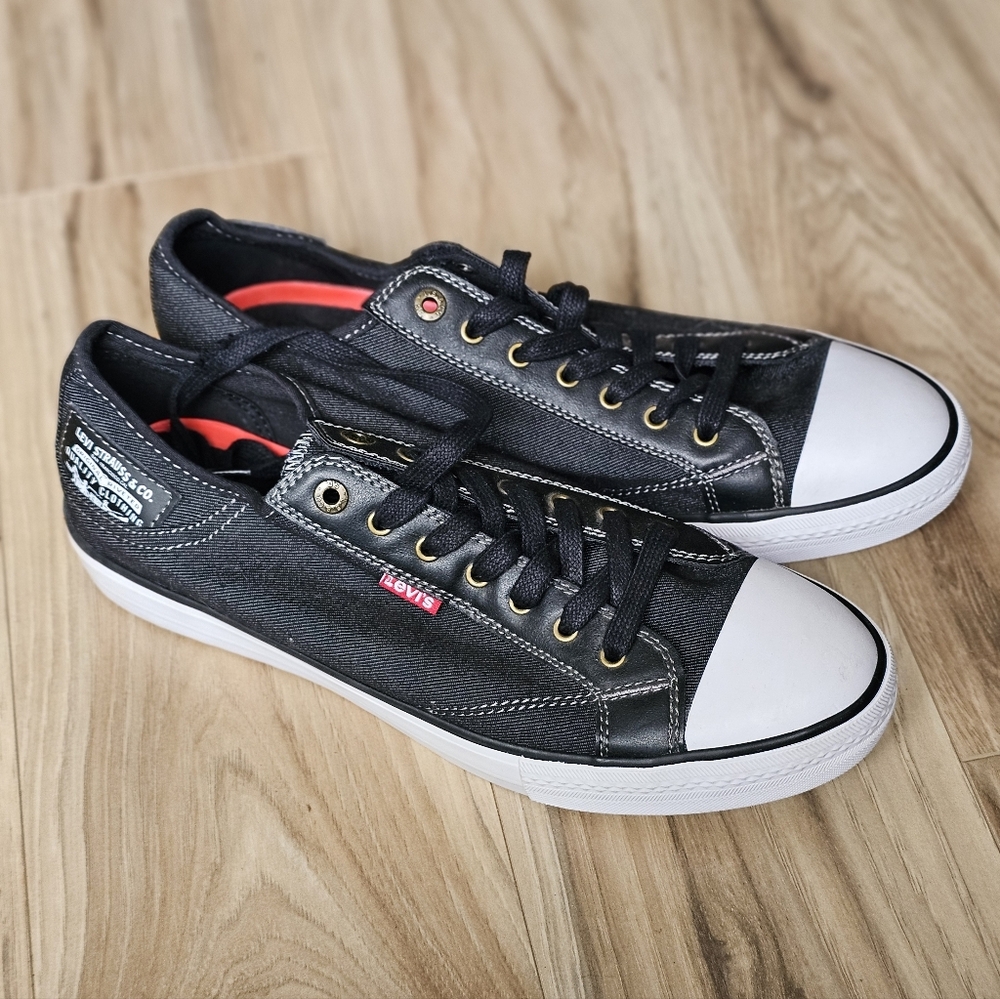 Levi Mens Casual Black / White Canvas  Flat Sneakers Size 11